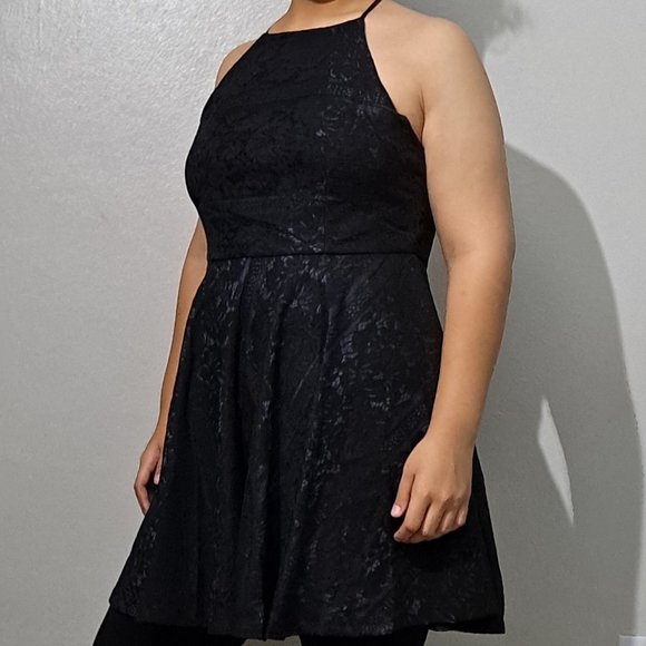 Black Floral Lace Square Neckline Criss-Cross Open Back Flare Mini Dress – Plus - Picture 5 of 10